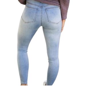 Women's High Rise Lightwash Distressed Skinny Jeans Denim sz 31